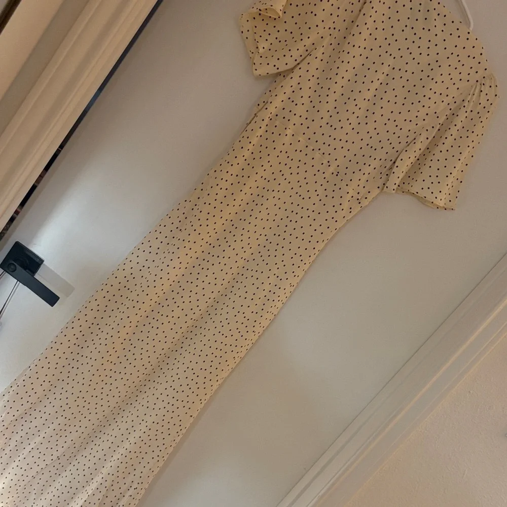 Reformation Tyra dress size 2 - Picture 9 of 16